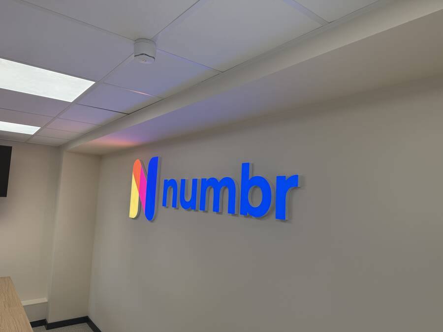 Enseigne lumineuse intérieure