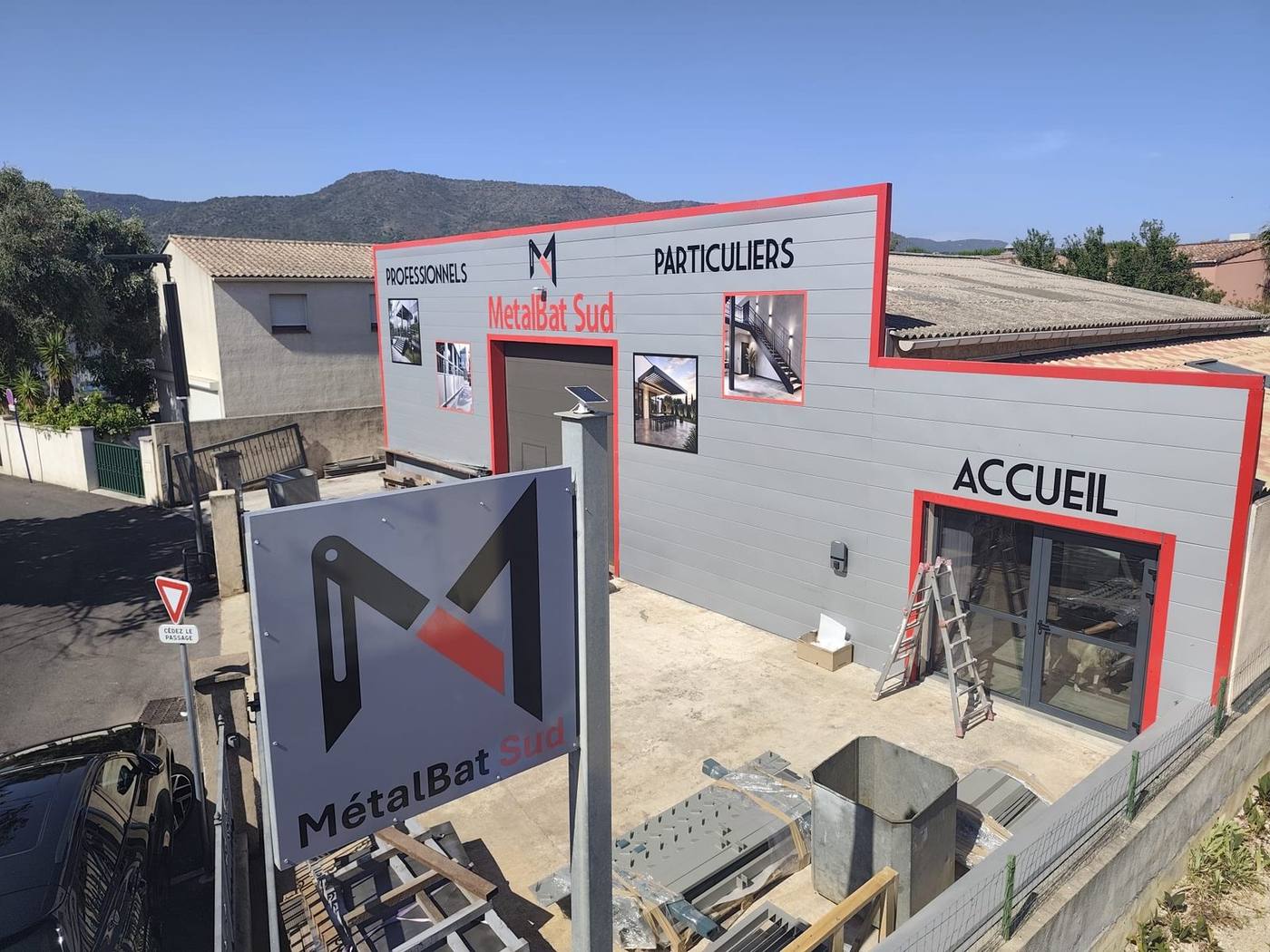 Habillage de façade et panneau MetalBat Sud