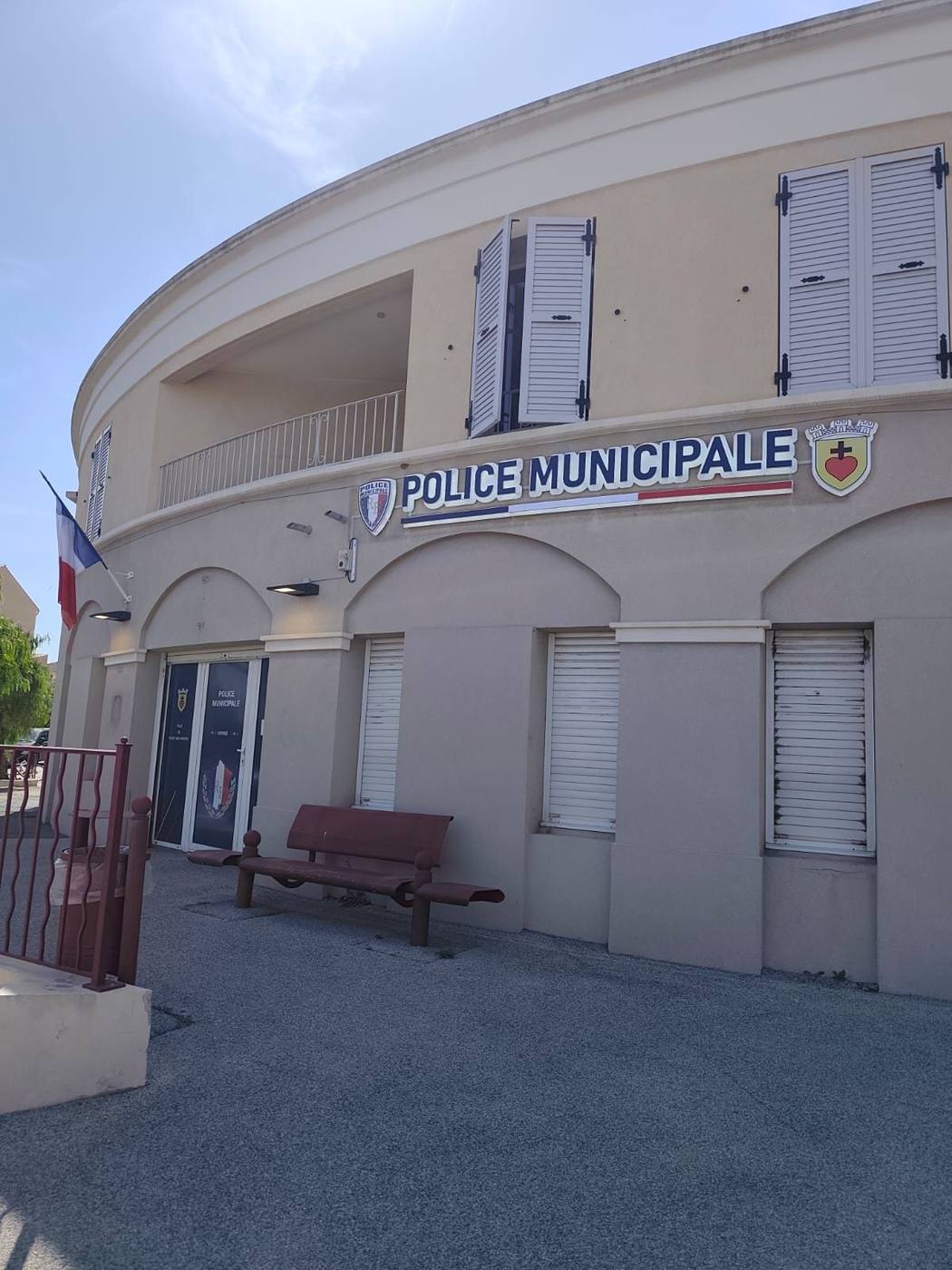 Lettres en relief Police Municipale en façade